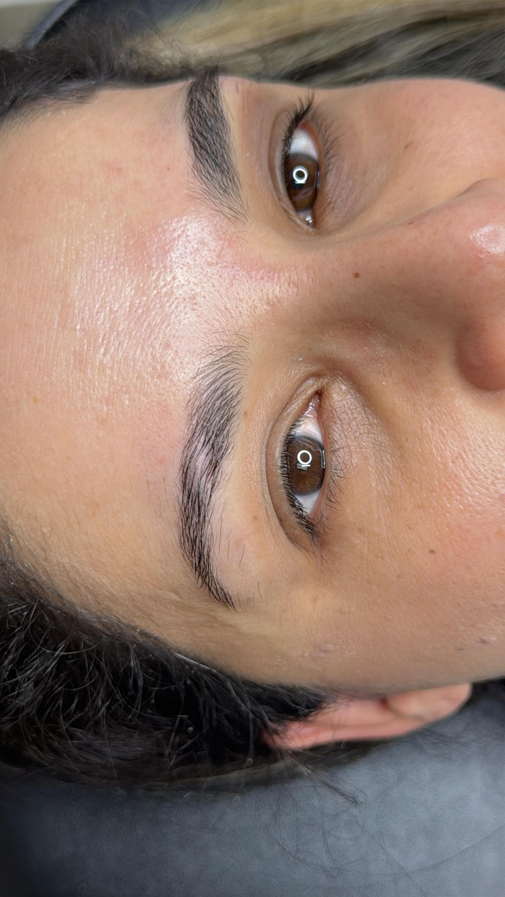 Sobrancelha antes da nanopigmentação — atendimento para clientes de Vinhedo